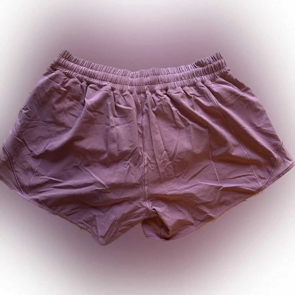 Lululemon Hotty Hot Short II (Long 4") Size 10 Tall - Picture 3 of 6